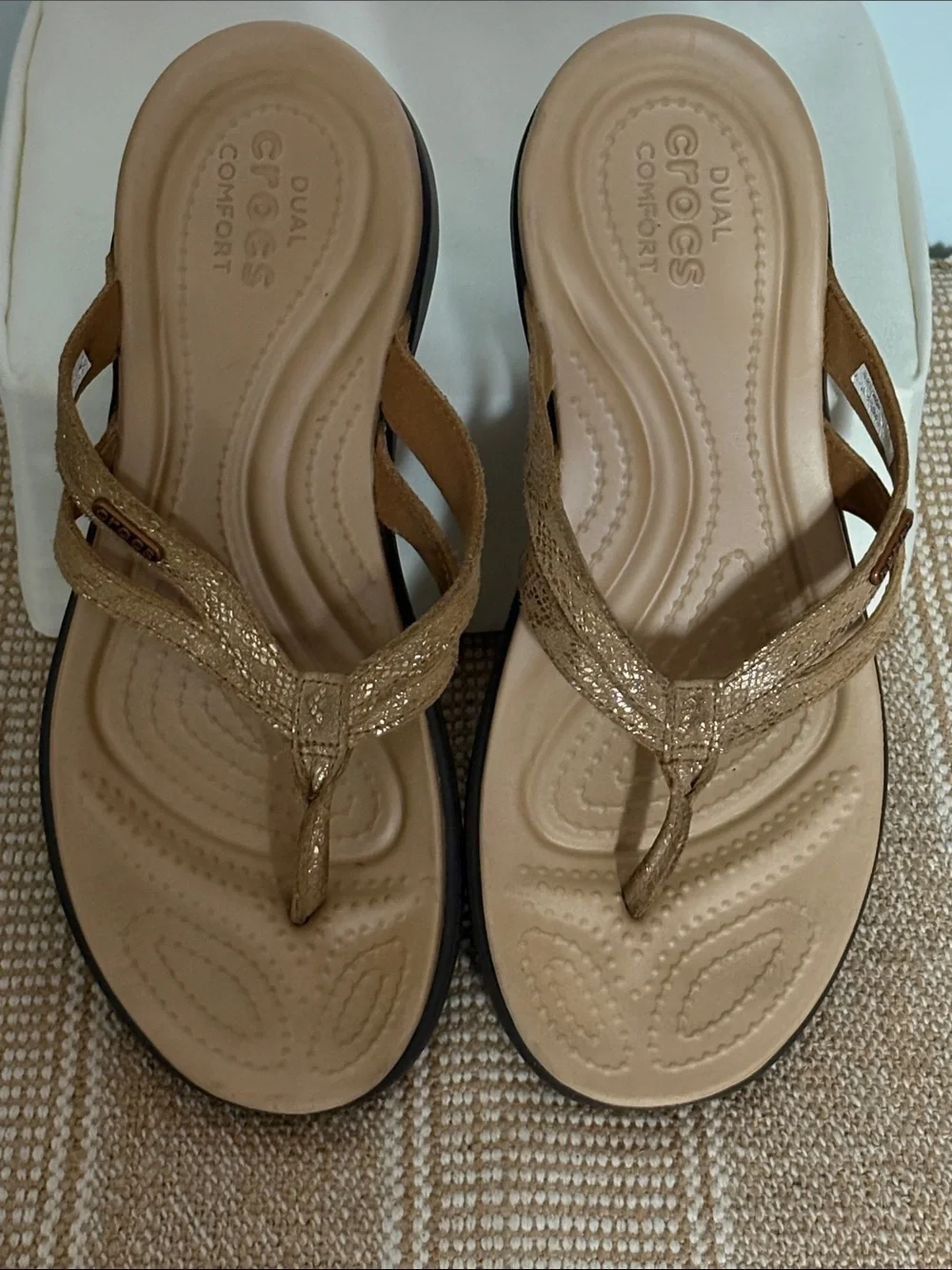 CROCS Women's Capri V Shimmer Flip Flops, Metallic Gold/Snakeskin Strap Design